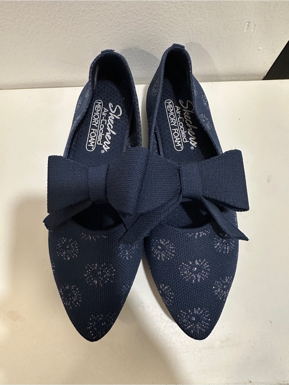 Skechers cleo pointe bow knit flats size 6.5 EUC